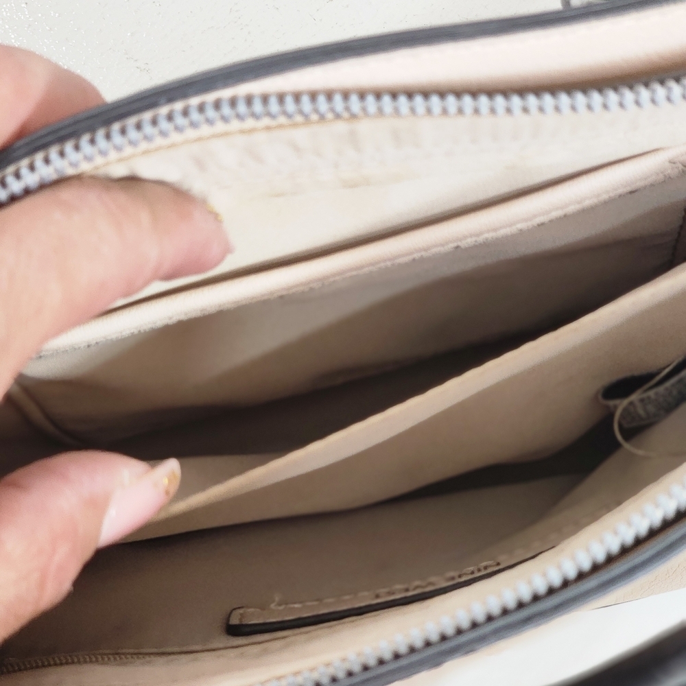 Nine West Beige and Black Handbag - Picture 5 of 8
